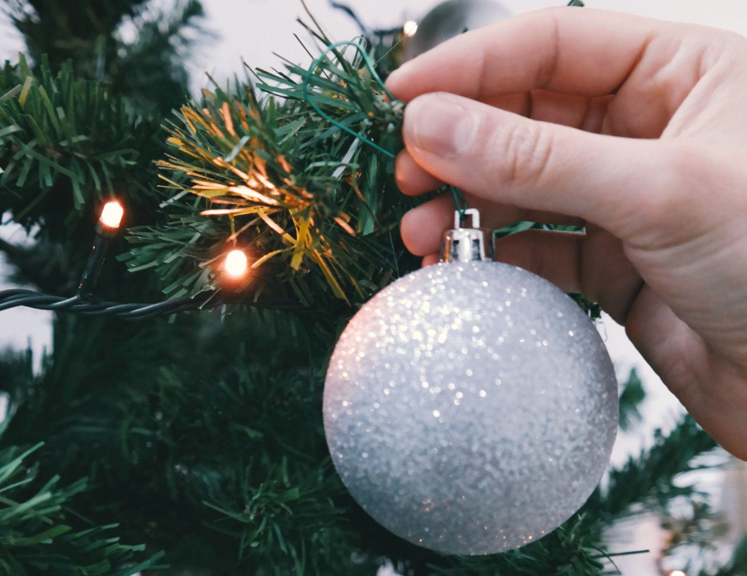 How Green Artificial Christmas Trees Bring Joy to Hospital Life