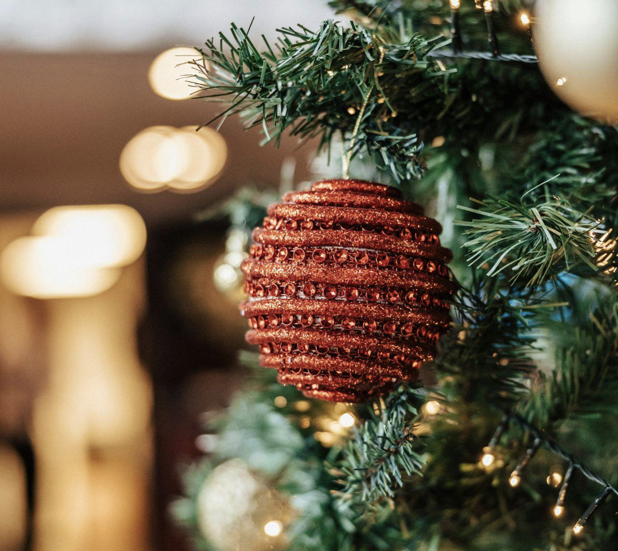 Why a Flocked Christmas Tree Adds Magic to the Holidays